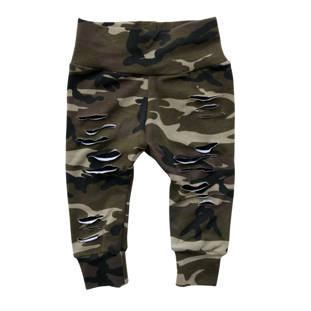Camo distressed leggings