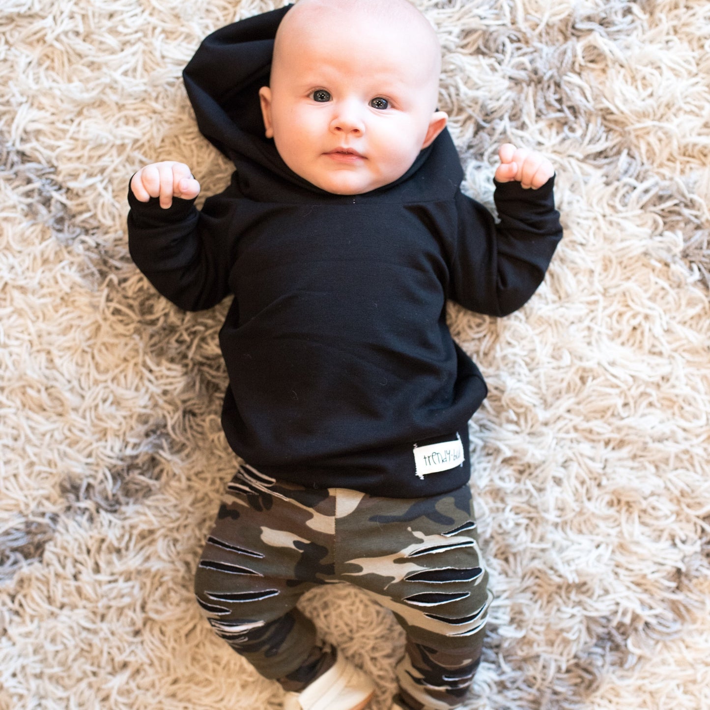 Camo distressed leggings
