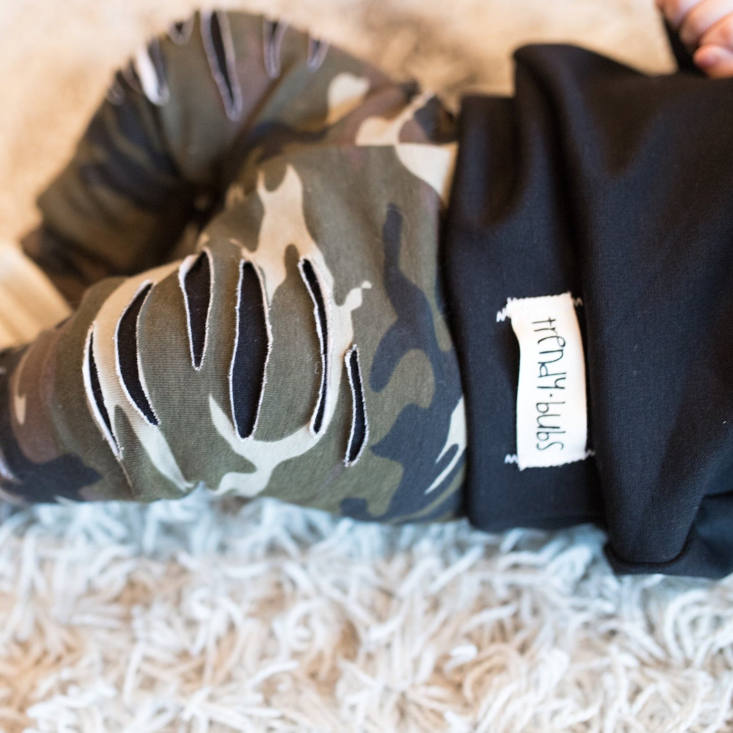 Camo distressed leggings
